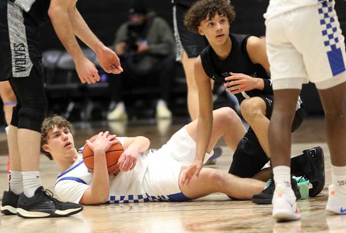 a Tualatin Barlow 6A Oregon boys basketball quarterfinal 2024 Dan Brood 22